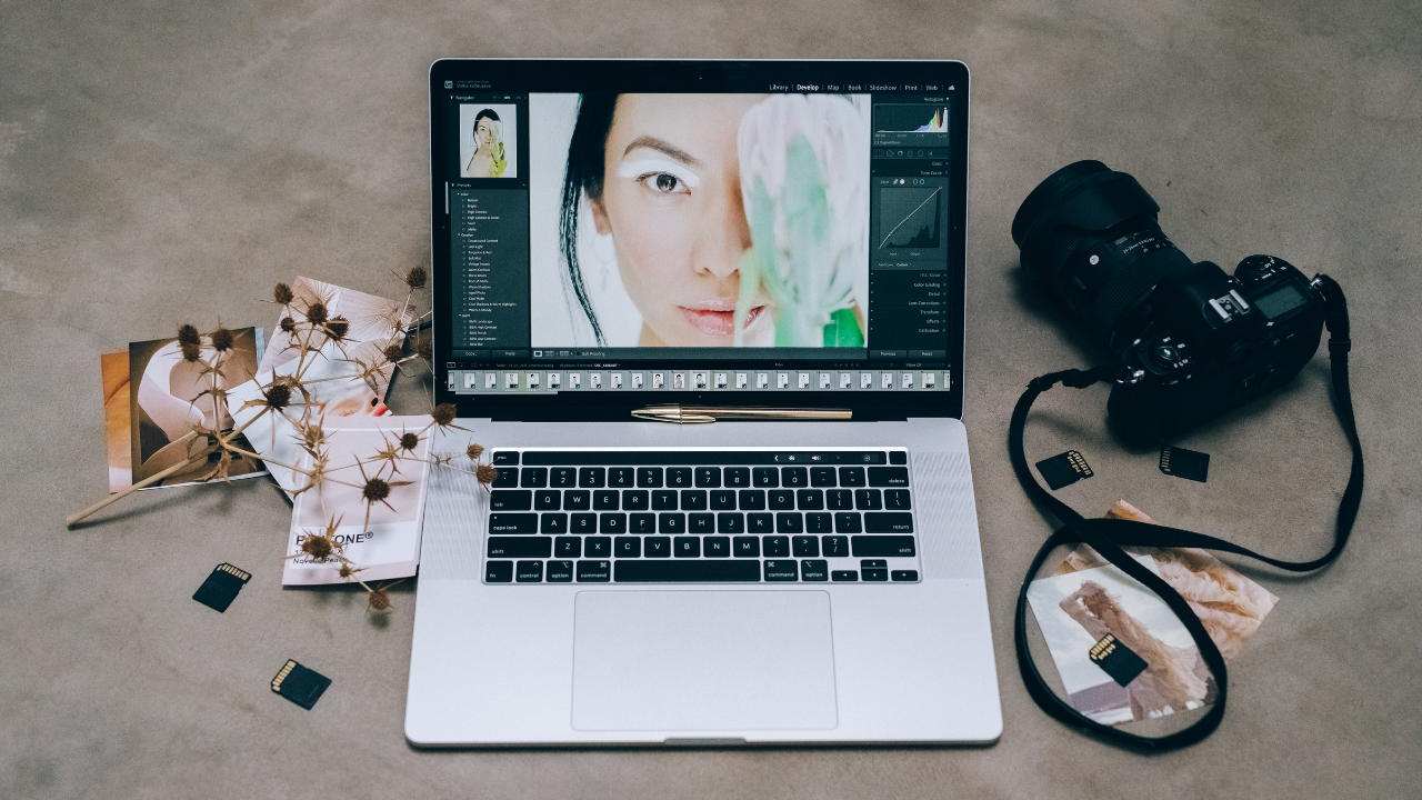 Best Cameras For Graphic Designers